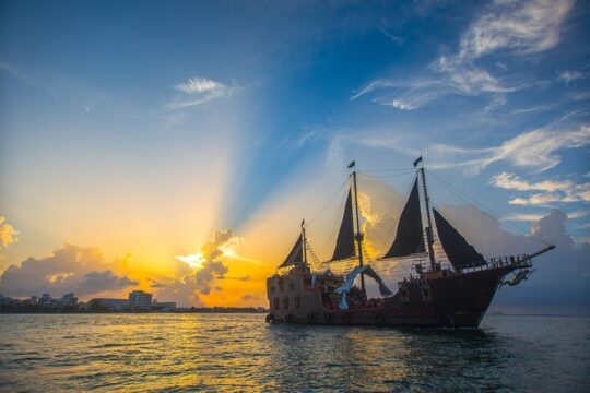 Pirate Ship Jolly Roger with Dinner and Open Bar
