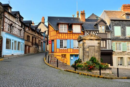 Round-trip shuttle transfer between Le Havre and Honfleur