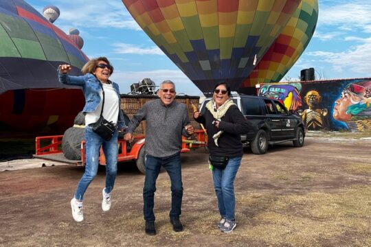 Hot air balloon adventure over Teotihuacan