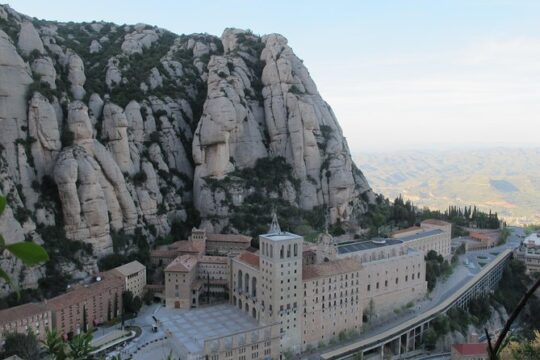 Private Montserrat tour with 2 guides and hotel pickup