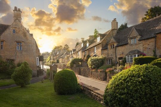 Oxford Highlights Private Half-Day Tour from London by Car