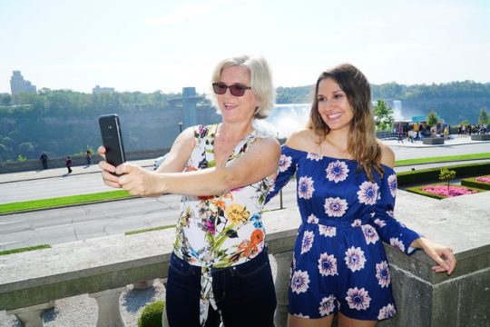 Splendours of Niagara Falls Luxury Small Group Tour from Toronto