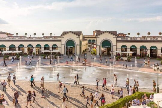 Serravalle fashion outlet private tour, from Milan.
