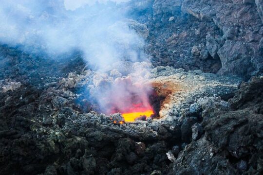 Transfer from Taormina to Syracuse with Stopover at Etna Volcano
