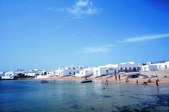 Lanzarote:Return ferry ticket to La Graciosa. Free wifi & parking