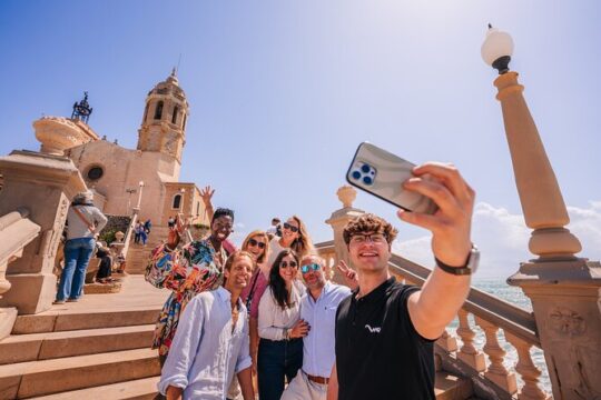 Sitges Tour with Sailing and Wine Experience from Barcelona
