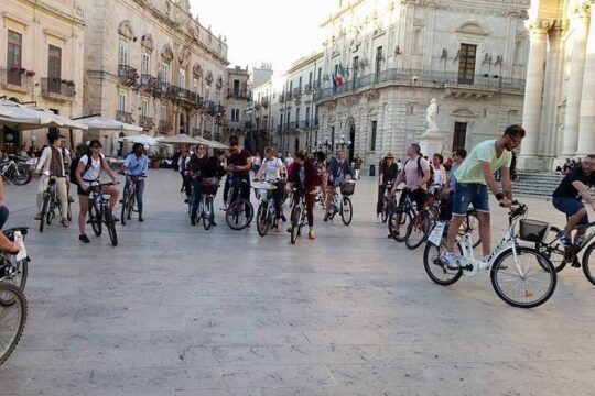 Tour in bike history Island Ortigia and archeological park Neapolis