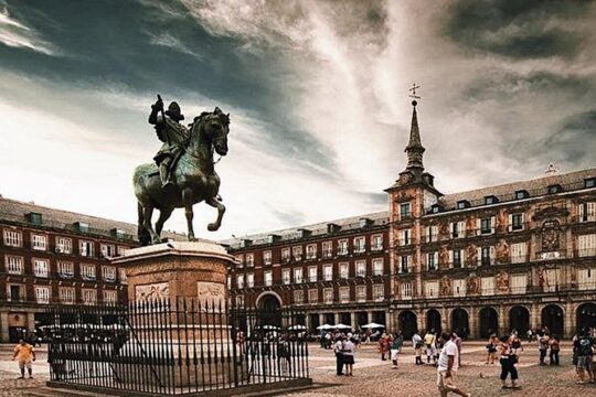 Skip the Line Royal Palace Madrid + Old City Guided Tour
