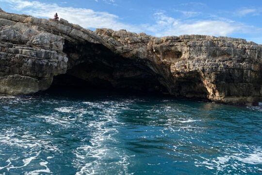 Boat excursion to Polignano a Mare between caves and coves