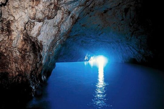 From Naples: Capri Island Tour with Lunch and Blue Grotto