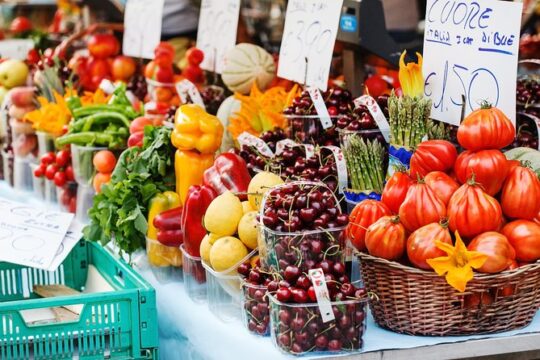 Cesarine: Small Group Market tour and Dining Experience in Verona