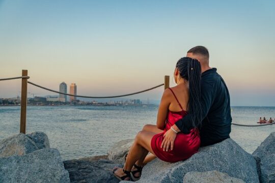 Barcelona: Professional Photoshoot by the Beach
