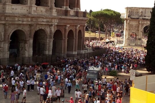 SkipTheLine Colosseum and Roman Forum with Expert Guide