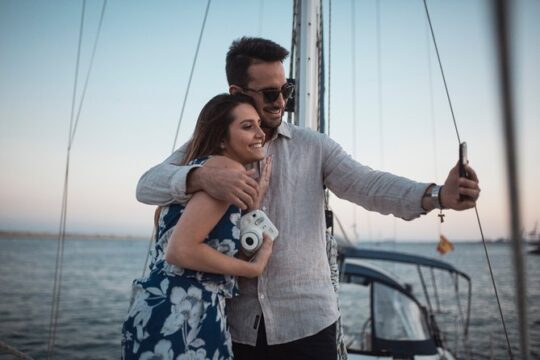 2-Hour Sailing Trip from Barcelona with open bar