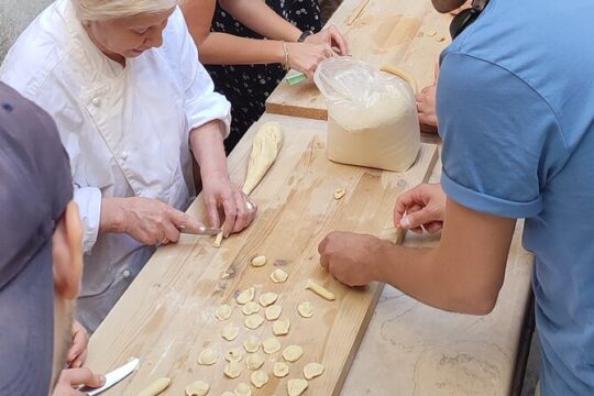 Typical Apulian Orecchiette Cooking Class + Dinner included and Wines