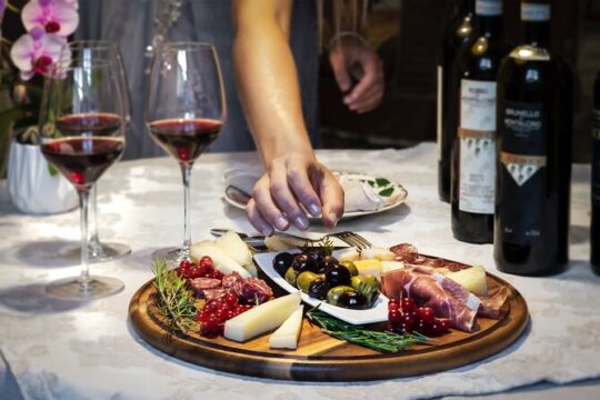 Brunello di Montalcino Wine Tasting with Tuscan appetizer in ancient residence