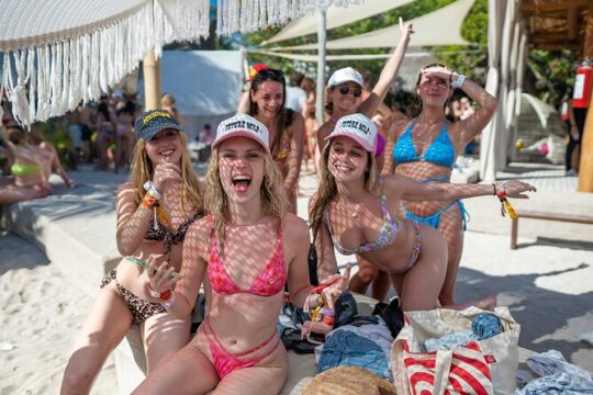 Adults Only Catamaran Isla Mujeres! Exclusive Beach Club & Bar