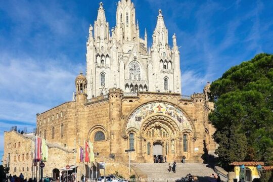 Barcelona from Above: Private Driving Tour of the City’s Best Views