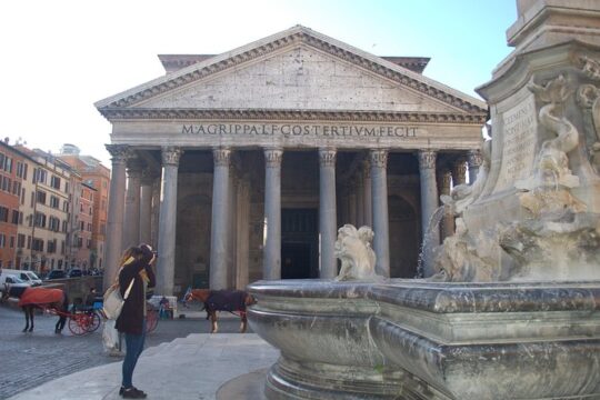 Private Walking Tour of Roman Squares and Fountains Plus the Pantheon