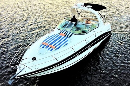 Private yacht charter for cruising & snorkeling in Cabo San Lucas