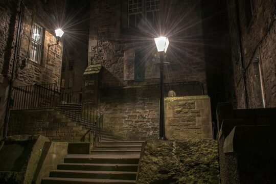 Edinburgh 2 Hour Nighttime Ghost Tour Italian Tour Guide