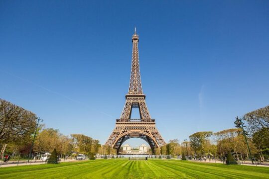 Eiffel Tower Guided Access to 2nd Floor with Summit Option