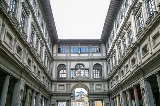 Skip-the-Line Uffizi Gallery Private Tour with Local Guide