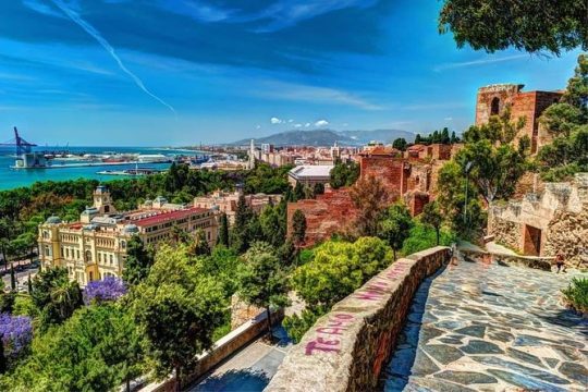 Malaga Shore Excursion: Small group walking & scenic tour
