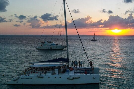 Party Adventure at Isla Mujeres from Cancun & Playa del Carmen