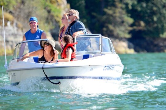 2 Hour Chartered Boat Tour from Deep Cove North Vancouver