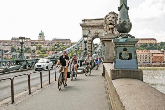Private Budapest Bike Tour with Cafe Stop