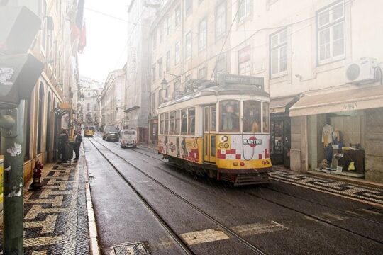Layover in Lisbon a Private Tour with a local: Best Highlights of Lisbon