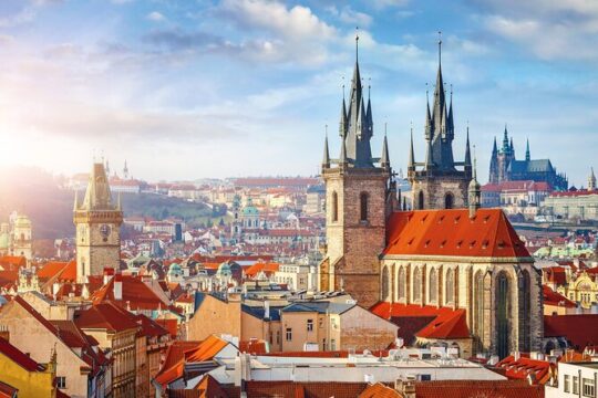 Private Transfer from Passau to Prague with 2 Hours of Sightseeing, Local Driver