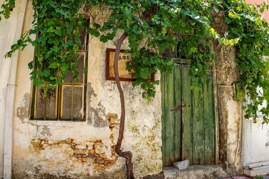 Private Tour of Crete with Knossos Palace and Lassithi Plateau