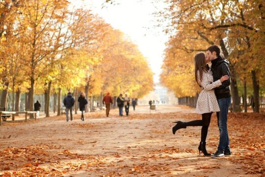Private Autumn Park Photoshoot to Paris