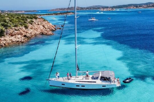 Sailing boat tour in the La Maddalena archipelago