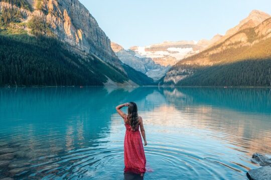 Moraine Lake Sunrise Shuttle