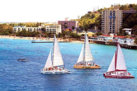 Dreamer Catamaran Cruise to Negril from Montego Bay