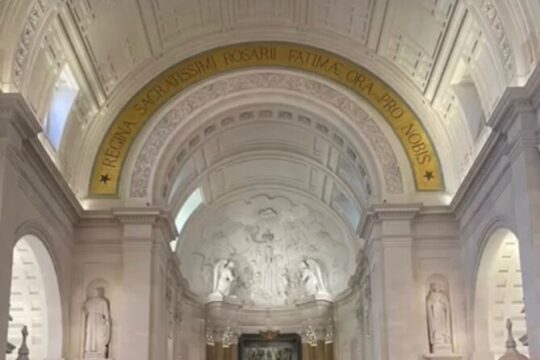 Private Tour to the Sanctuary of Fátima from Lisbon
