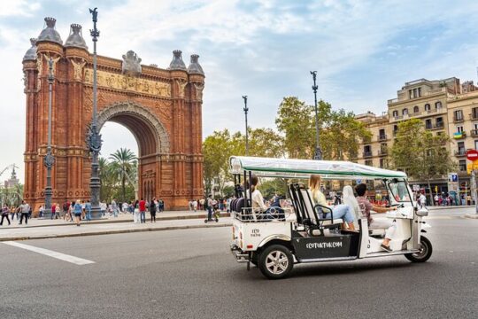 Express Tour of Barcelona in Private Eco Tuk Tuk