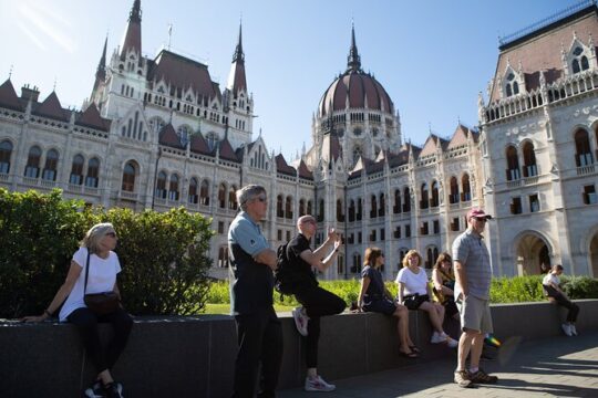 Budapest Urban Walk - Private Budapest Walking Tour with Cake & Coffee