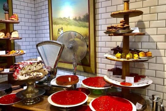 Lyon Private Morning Market Food Tasting Tour in Les Halles Paul Bocuse