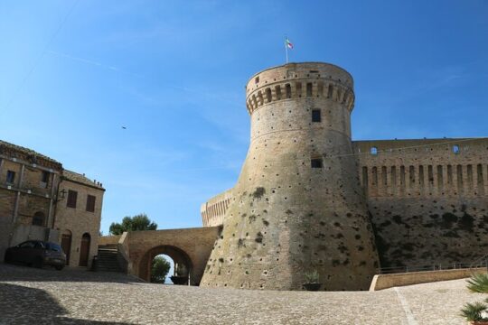 2 Hours Private Guided Walking Tour in Acquaviva Picena Marche