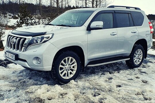 Private Keflavik Airport Transfer (Round trip)