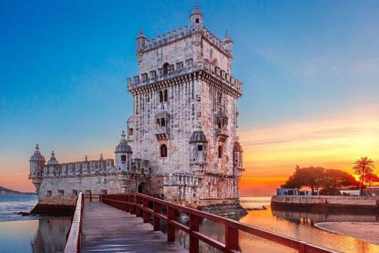 Lisbon Full Day Discovery Tour in Private Vehicle