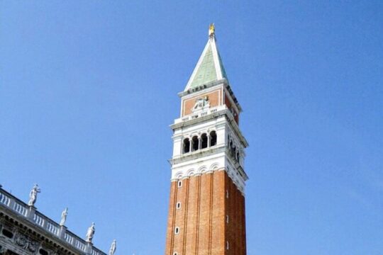 Private Venice One Way Trip for 1 to 2 Person in a Small Car