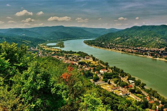 Private Danube Bend Experience with a comfortable air conditioned car