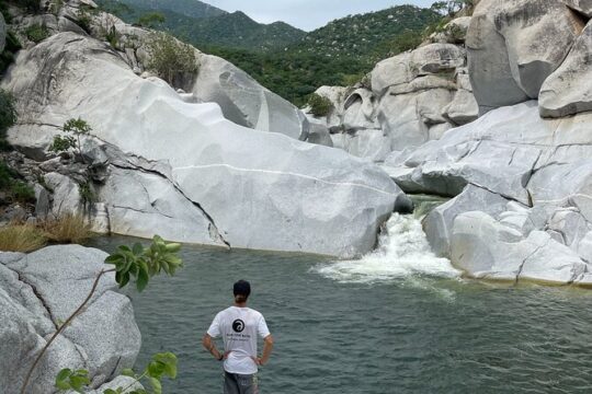 River Hiking Adventure + Lunch at Local´s Farm