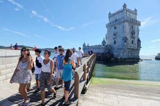 Lisbon Highlights City Tour with Boat Ride Across the River