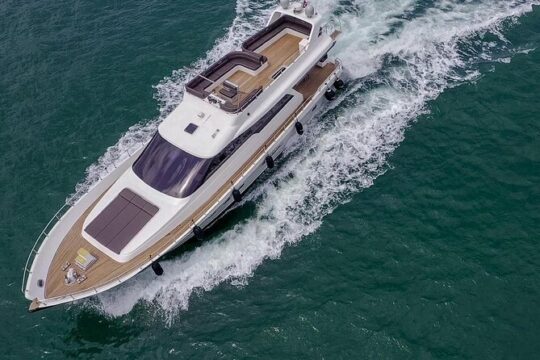 Istanbul: Private Bosphorus Tour On Luxury Yatch